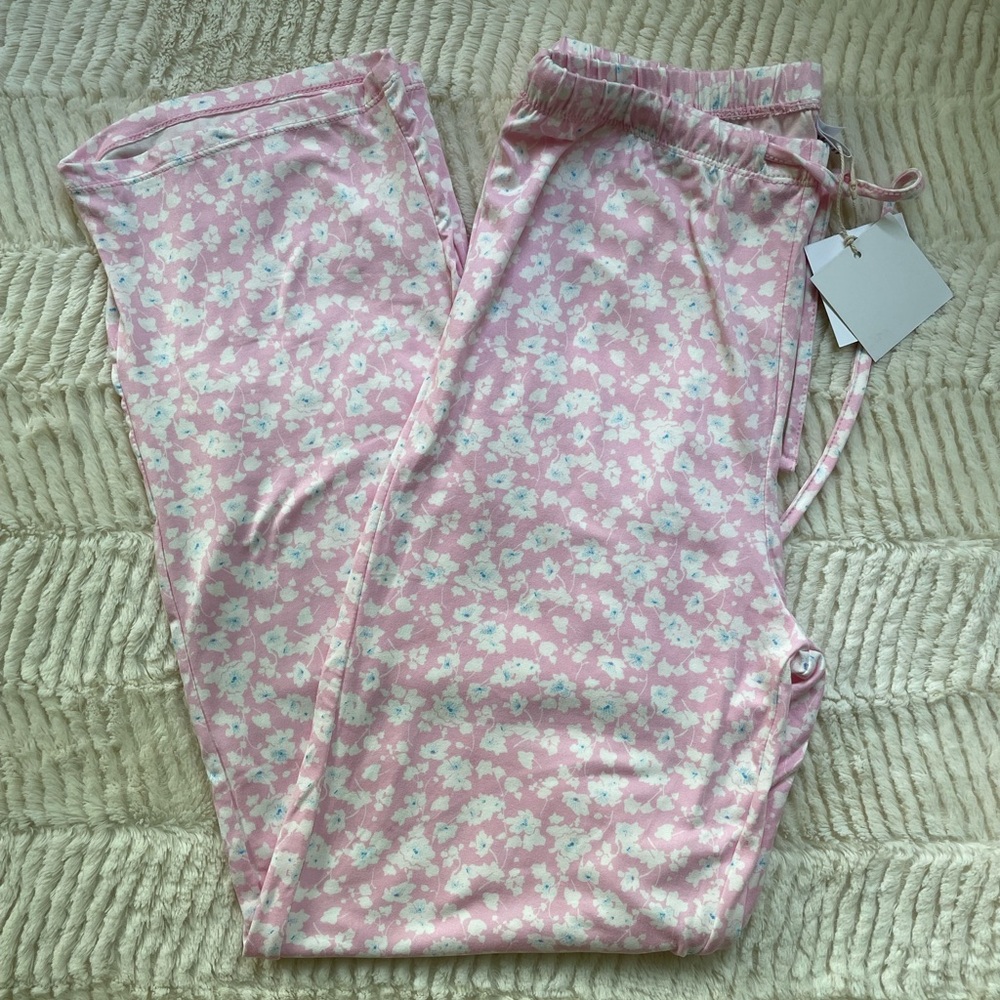 NWT MIA & TESS Loungewear Pink Cream Floral Pajama Pants - size medium